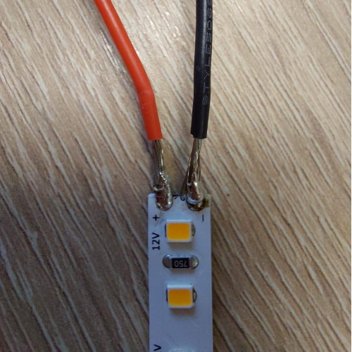 LED szalag betáp vezeték forrasztás (egyszínű szalag)