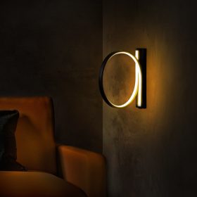   Stílusos fekete fali lámpa, fém ház, 30 cm átmérő, 50 cm mélység | IP20 besorolású, beépített LED 12W 3000K | Tökéletes modern lakberendezéshez, elegáns világítási megoldás bármely helyiségbe