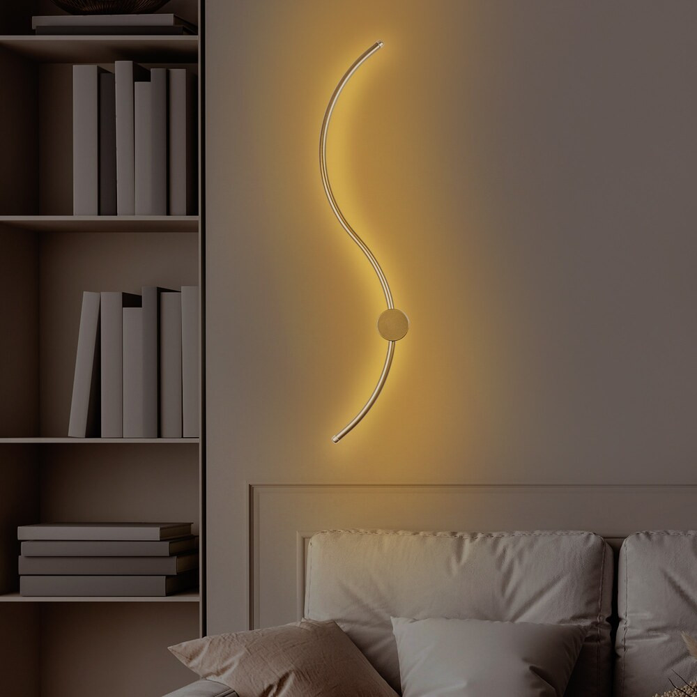 Elegáns arany fali lámpa, fém ház, 90 x 17 x 10 cm | SMD LED 14W 3000K | Stílusos világítás a modern lakberendezéshez, IP20 besorolású, tökéletes nappali és hálószoba hangulathoz